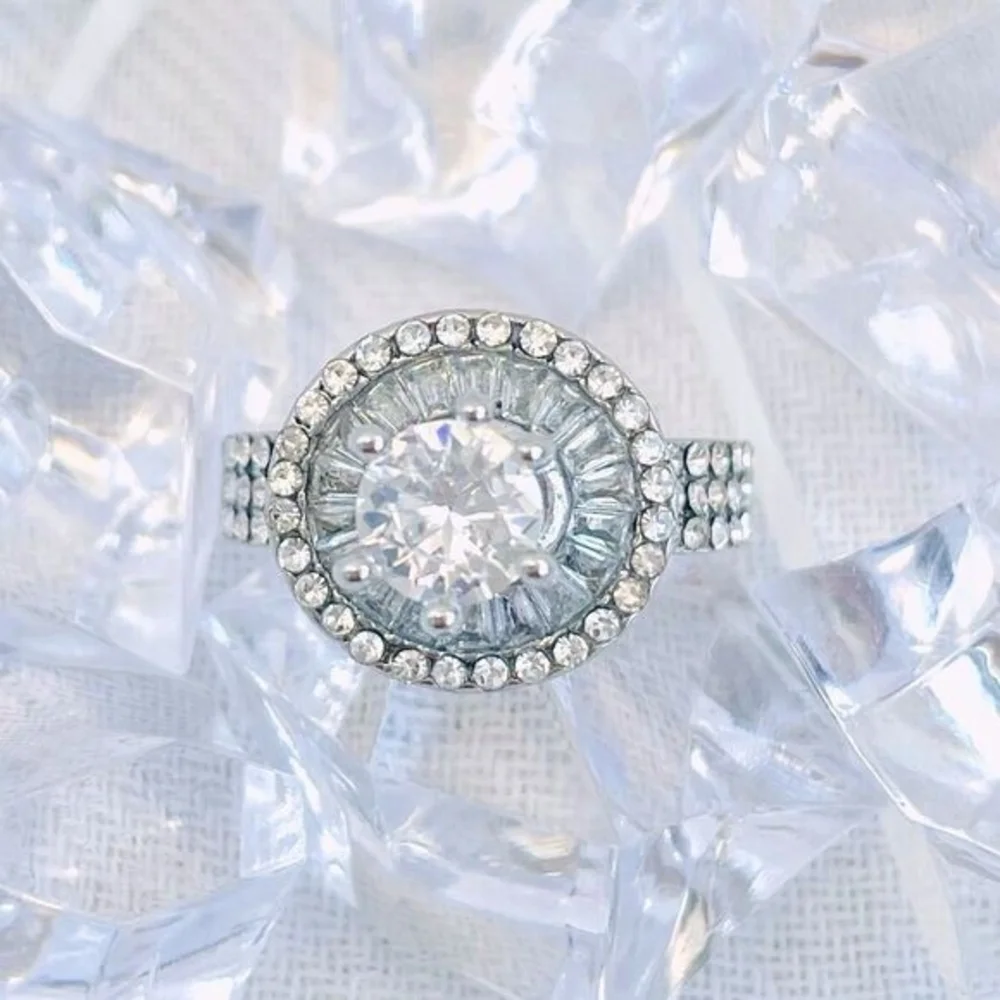 Crystal Rhinestone Ring Alloy Metal Round Love Size 7 Chic Gift NWOT